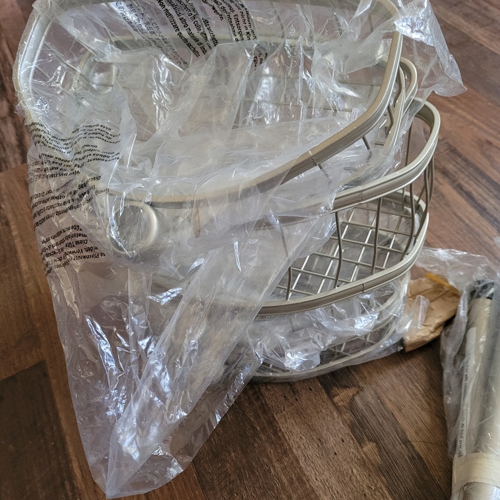 Shower shelving unit